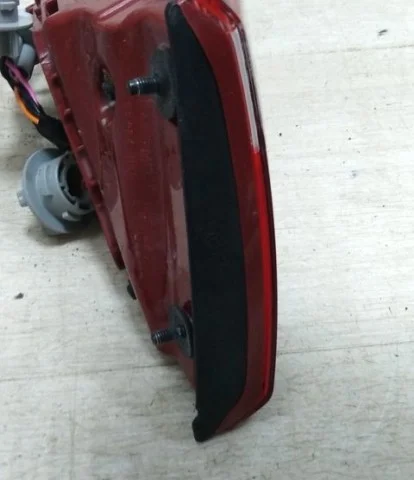 Фонарь внутренний левый для Hyundai Solaris 2 (2017-2022) на фотографиях