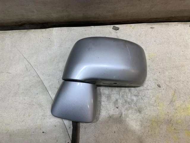 Стекла и зеркала для Nissan Tiida C11 Хэтчбек 2007-2014 на фотографиях