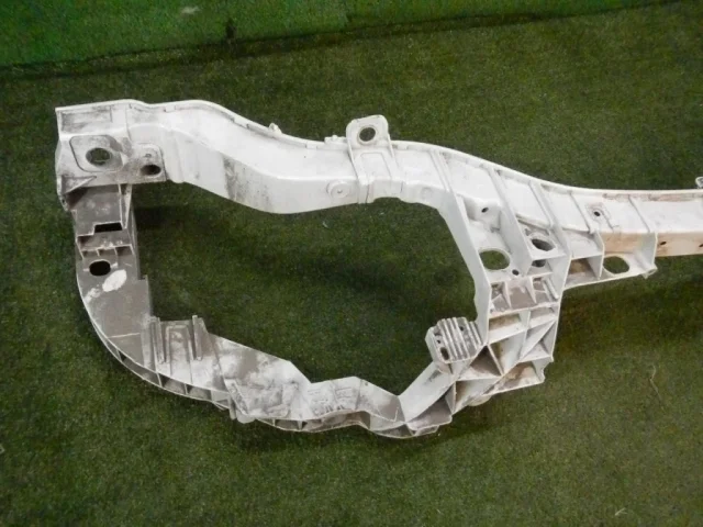 Панель радиатора (телевизор) для Ford Kuga CBS 2013-2016 на фотографиях