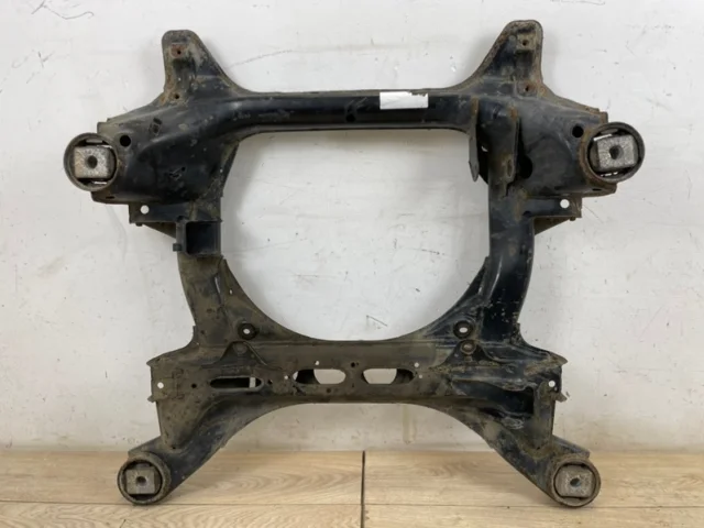 Подрамник двигателя для Volkswagen Touareg I (7L) 2002-2010 на фотографиях