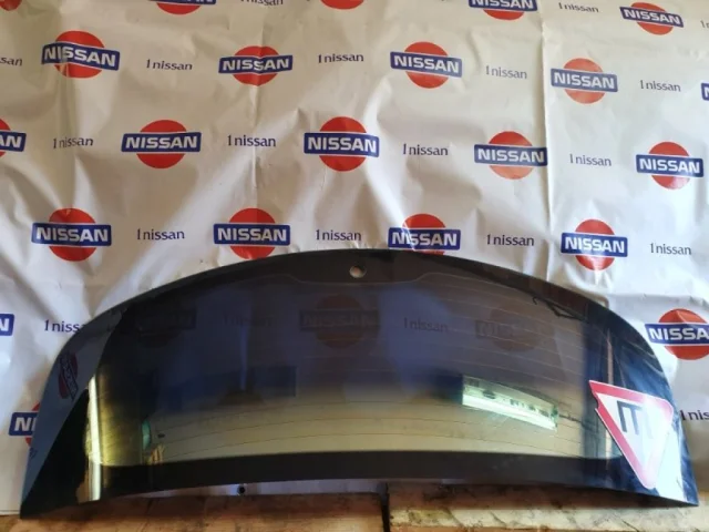 Лобовое (ветровое) стекло для Nissan Qashqai J10 2006-2013 на фотографиях