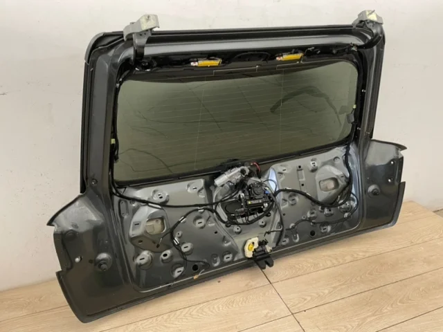 Дверь багажника для Audi Q7 4M 2015+ на фотографиях