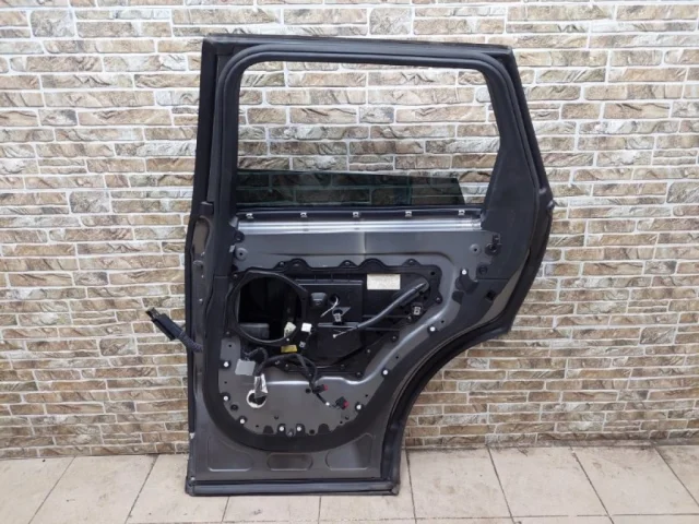 Дверь задняя правая для Land Rover Range Rover Sport L494 2013-2017 на фотографиях