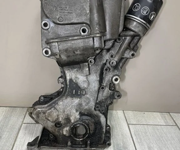 Передняя крышка двигателя для Volkswagen Polo V Седан (6R) 2009-2015 на фотографиях