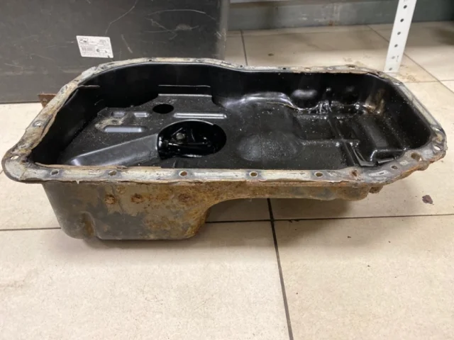 Поддон картера для Mitsubishi Outlander II CW0W (JDM) 2005-2012 на фотографиях