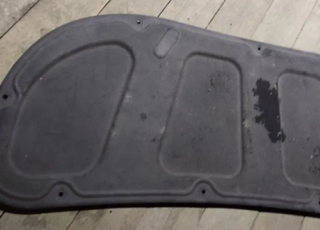 Шумоизоляция капота для Kia Rio 3 на фотографиях