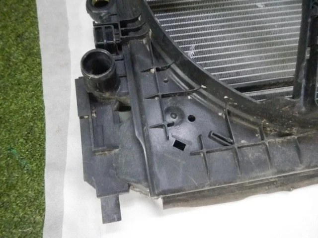 Диффузор вентилятора для Skoda Rapid I NH3 2012-2017 на фотографиях