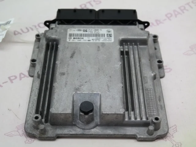 Блок управления двигателем для Land Rover Range Rover L405 2012-2017 на фотографиях