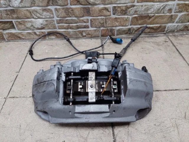 Суппорт передний левый для Mercedes-Benz E class W213 2016-2023 на фотографиях