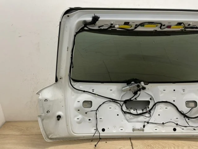 Крышка багажника для Audi Q7 4M 2015+ на фотографиях