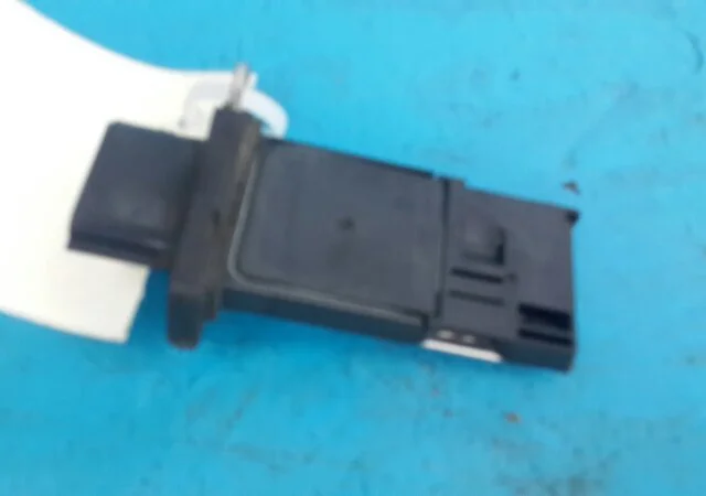 Датчик массового расхода воздуха для Nissan X-Trail T30 RU 2001-2007 на фотографиях