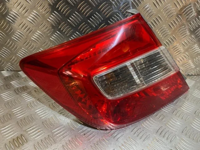 Фонарь левый для Honda Civic FB 2012-2015 седан на фотографиях