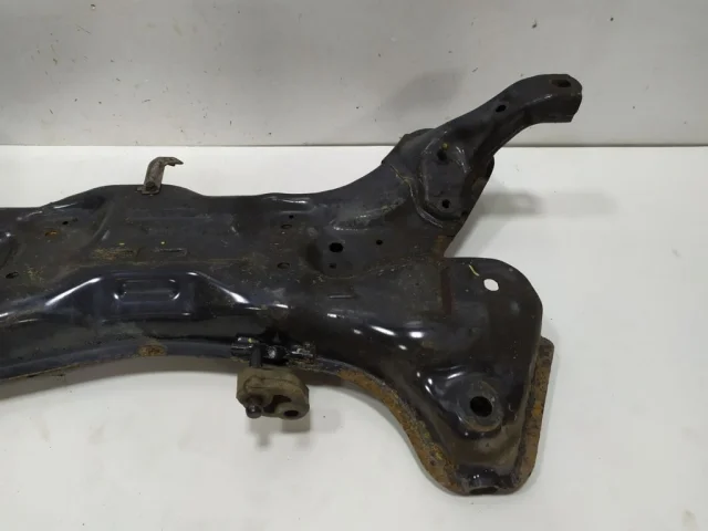 Подрамник двигателя для Hyundai Solaris 1 рестайлинг 2014-2017 на фотографиях