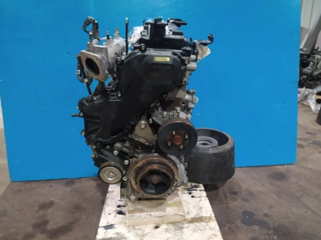 Двигатель для Nissan Navara D40 2004-2010 на фотографиях