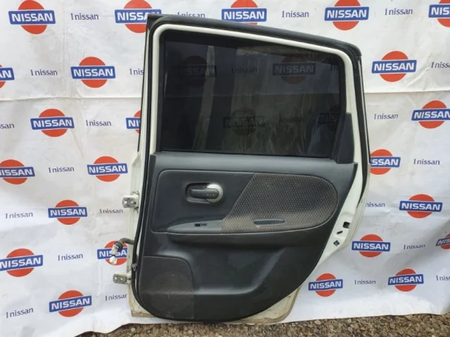 Двери для Nissan Note E12 2012-2020 на фотографиях