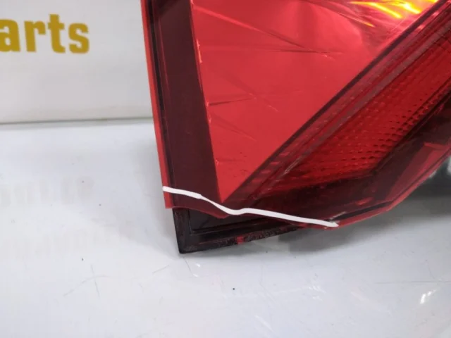 Фонарь внешний левый для Skoda Rapid II 2020+ на фотографиях