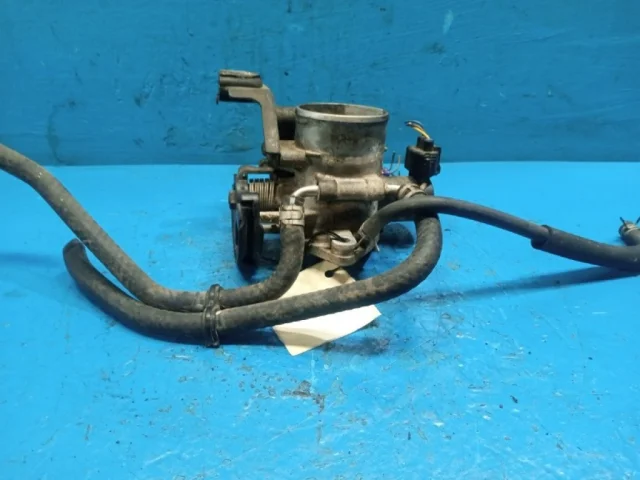 Дроссельная заслонка для Toyota RAV4 XA20 2000-2005 на фотографиях