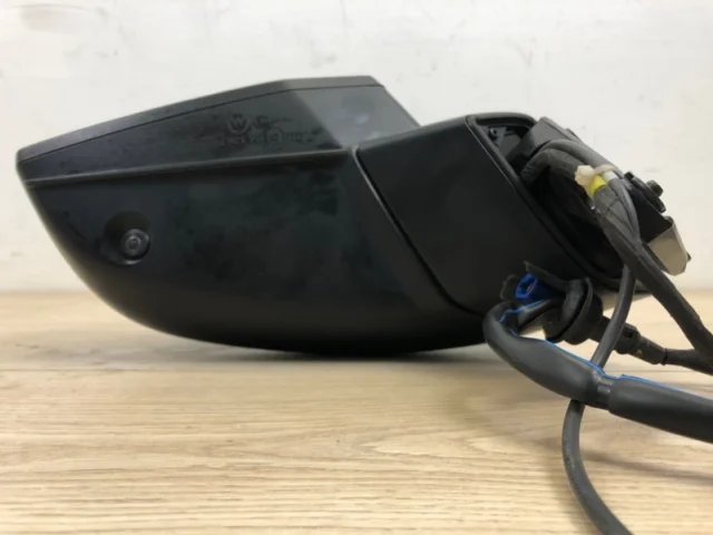 Стекла и зеркала для Audi Q7 4M 2015+ на фотографиях