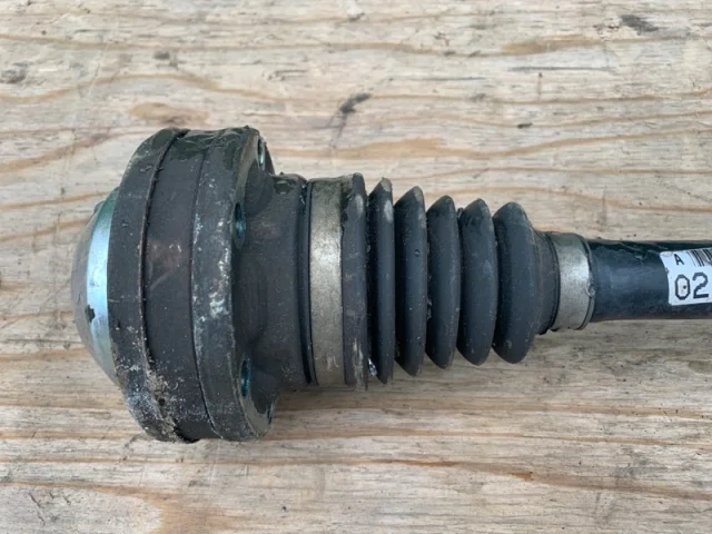 Привод передний левый для Volkswagen Passat (B6, Typ 3C) 2005-2010 на фотографиях