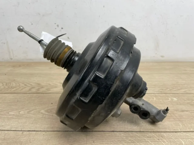 Вакуумный усилитель тормозов для Audi Q7 4L 2005-2015 на фотографиях