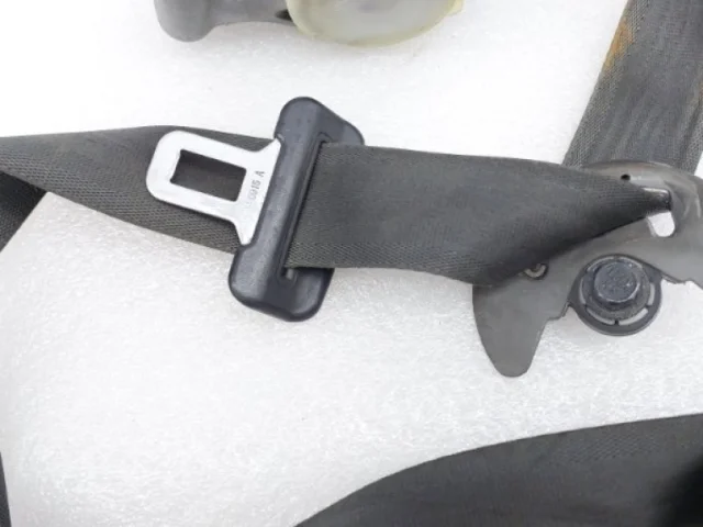 Ремень безопасности передний левый для Kia Rio 3 на фотографиях