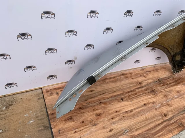 Крыло правое для Volkswagen Touareg I (7L) 2002-2010 на фотографиях