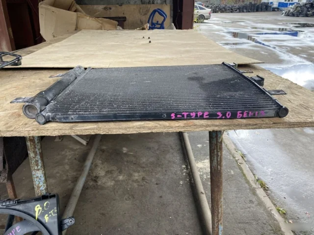 Радиатор кондиционера для Jaguar XF X250 2008-2016 на фотографиях