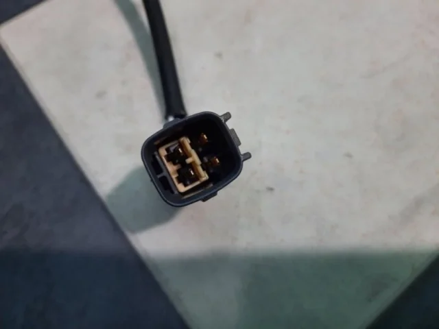 Лямбда-зонд (верхний) для Toyota RAV4 XA30 2005-2012 на фотографиях