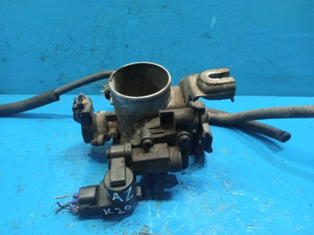 Дроссельная заслонка для Toyota RAV4 XA20 2000-2005 на фотографиях