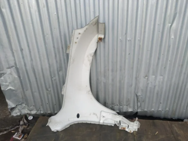 Крыло левое для Suzuki Grand Vitara 2005-2014 на фотографиях