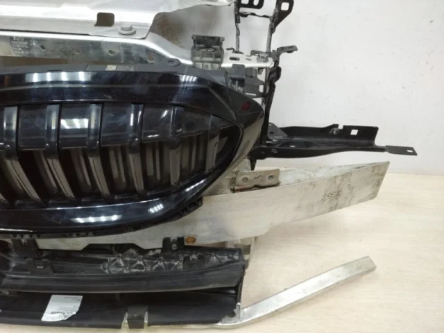 Панель радиатора (телевизор) для BMW 3er G20 2018+ на фотографиях