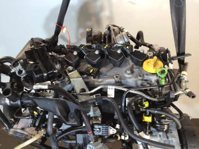 Двигатель для Fiat Linea 323 2007-2012 на фотографиях