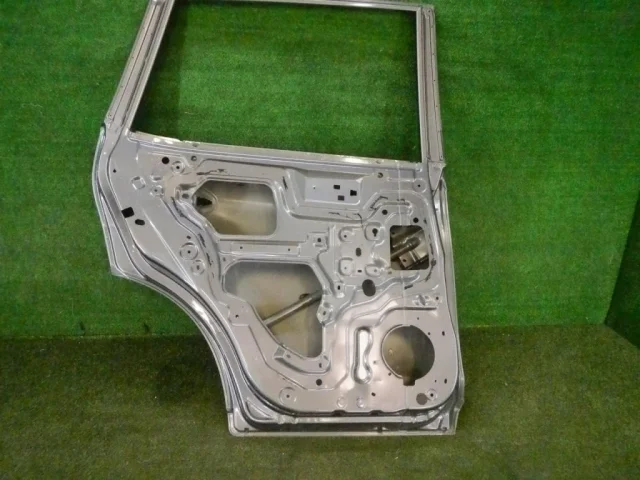 Дверь задняя левая для Nissan X-Trail T32 RU 2015-2022 на фотографиях