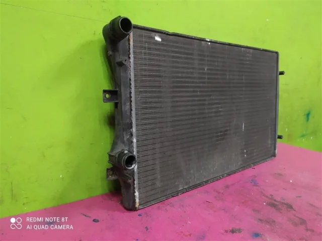 Радиатор охлаждения ДВС для Volkswagen Golf VI (5K) (3dr) 2008-2012 на фотографиях