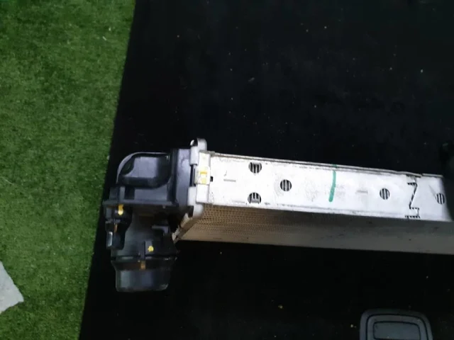 Радиатор охлаждения ДВС для BMW 3er G20 2018+ на фотографиях