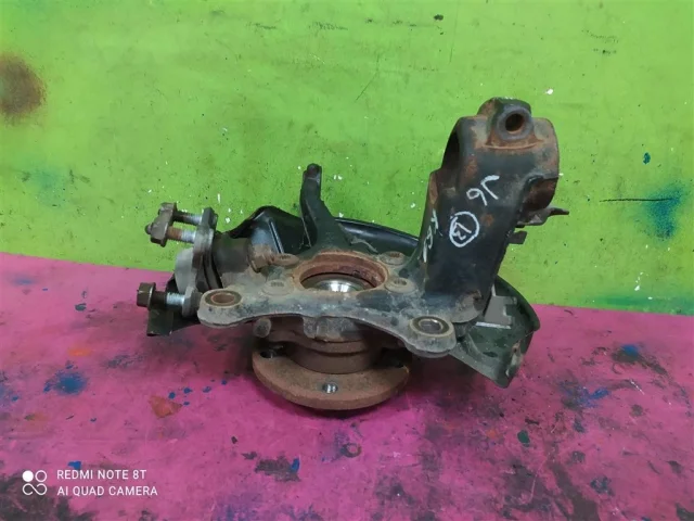 Кулак поворотный левый для Volkswagen Jetta 6 2010-2019 на фотографиях