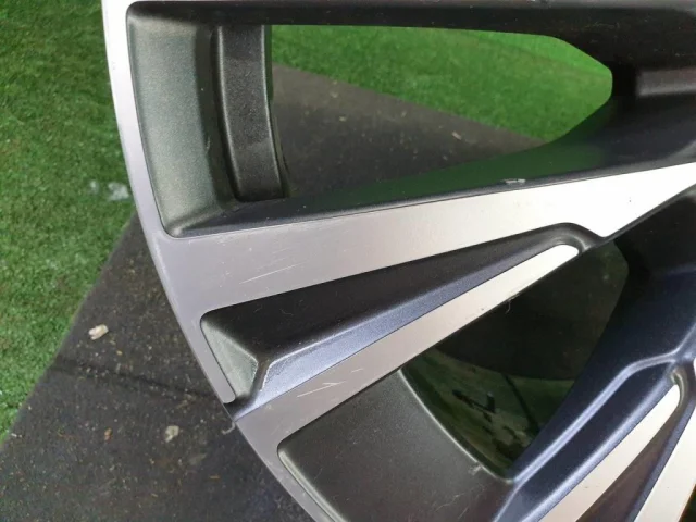 Диск колесный литой для Volvo XC90 II L rest 2019+ на фотографиях