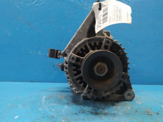 Генератор для Toyota Corolla E140/E150 Седан 2006-2013 на фотографиях