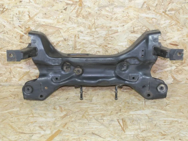 Подрамник двигателя для Skoda Rapid I NH3 2012-2017 на фотографиях