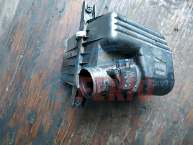 Корпус воздушного фильтра для Suzuki Grand Vitara 3dr 2005-2016 на фотографиях