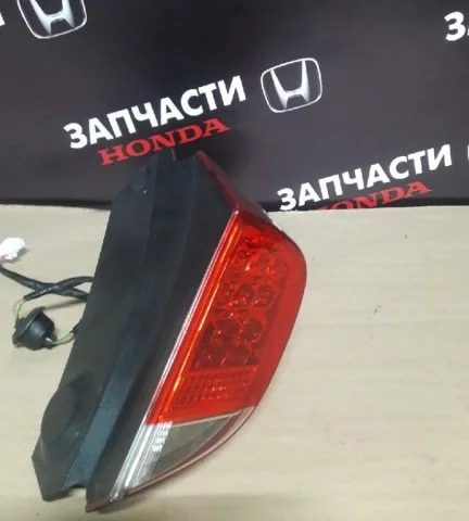 Фонарь внешний правый для Honda Civic FK 5D 2012-2015 на фотографиях