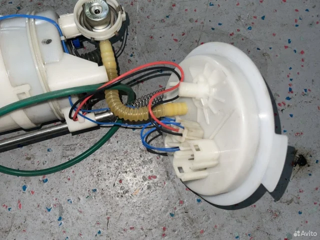 Топливный насос для BMW X3 F25 2010-2017 на фотографиях