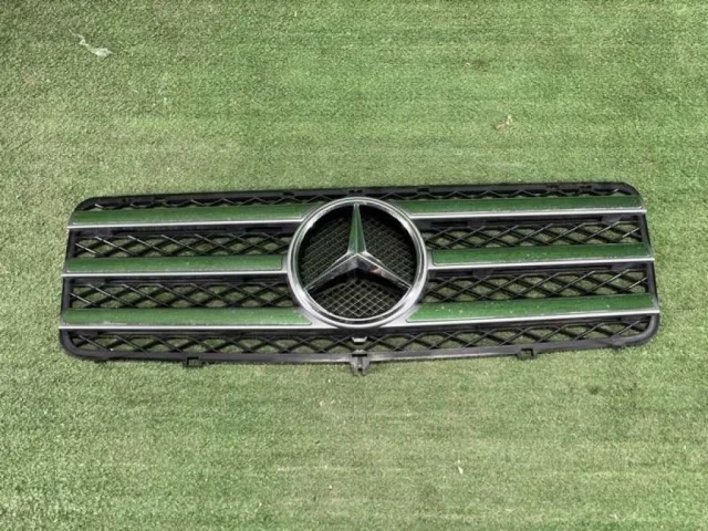 Решетка радиатора для Mercedes-Benz G class W463 rest.VI 2012-2015 на фотографиях