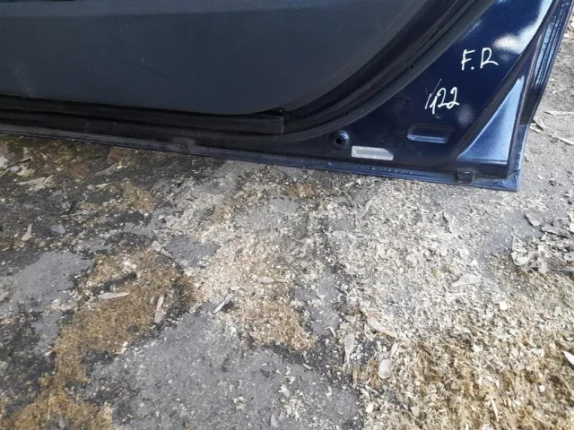 Дверь передняя правая для Mazda 3 BK Хэтчбек 2003-2009 на фотографиях