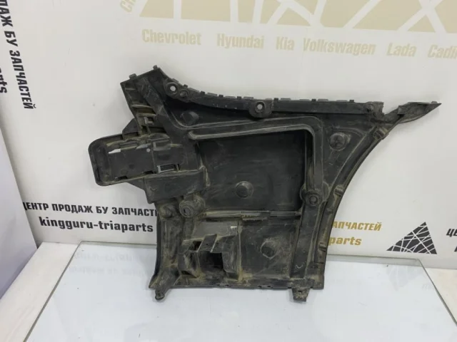 Кронштейн заднего бампера левый для BMW 5er G30 2016-2023 на фотографиях