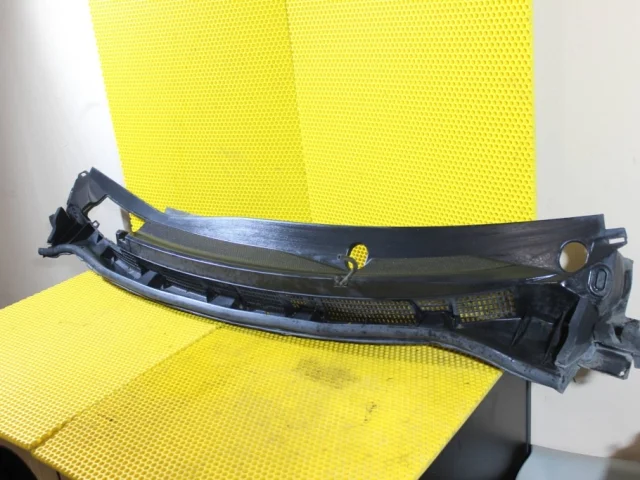 Жабо правое для Nissan Tiida C11 Хэтчбек 2007-2014 на фотографиях