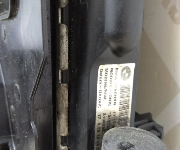 Радиатор охлаждения ДВС для BMW X3 Е83 2003-2010 на фотографиях