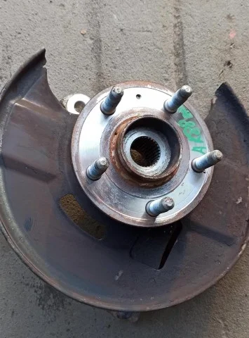 Кулак поворотный правый для Opel Insignia Седан A 2008-2017 на фотографиях