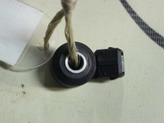 Датчик детонации для Nissan X-Trail T31 RU 2007-2014 на фотографиях