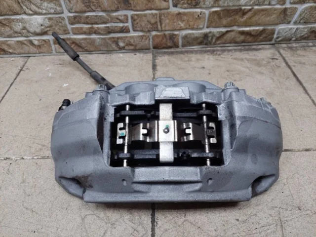 Суппорт передний левый для Mercedes-Benz E class W213 2016-2023 на фотографиях